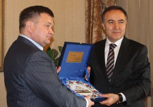 Belarus; Meyve alıp şeker verelim